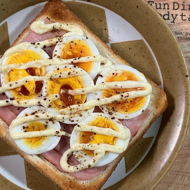 おうちでご飯☆ベーコンマヨトースト