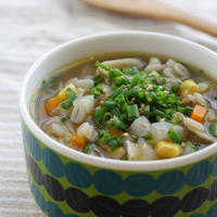 野菜と押し麦の中華風スープ