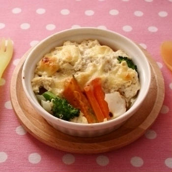 レシピブログ連載☆離乳食レシピ☆「5種の野菜の豆腐グラタン」更新のお知らせ♪