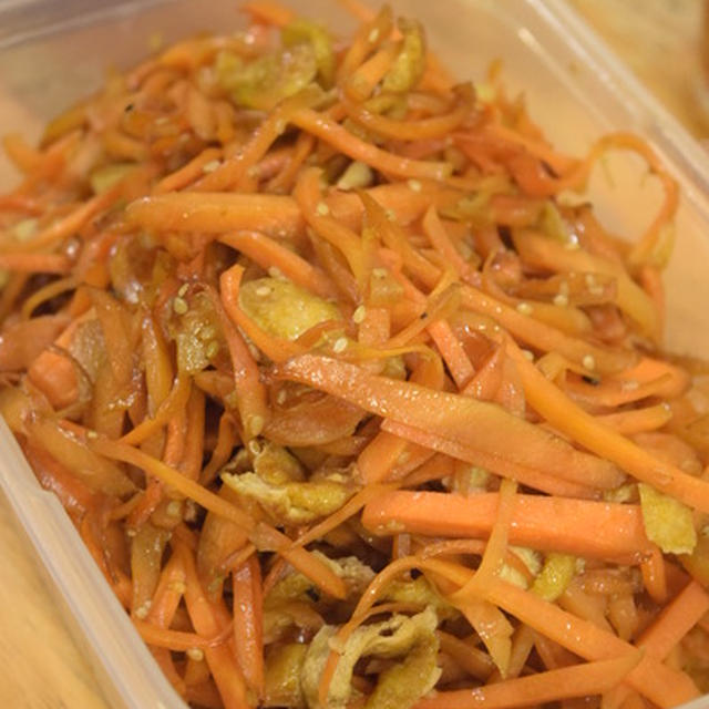 一番好きな、にんじん料理。にんじんと油揚げのキンピラ。鷹の爪、にんにくがポイント｜７月２８日（日）は親子の日