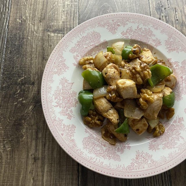 鶏むね肉と胡桃のオイスター炒め