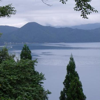 田沢湖一周20Ｋｍ走ったよ　(^_^;)