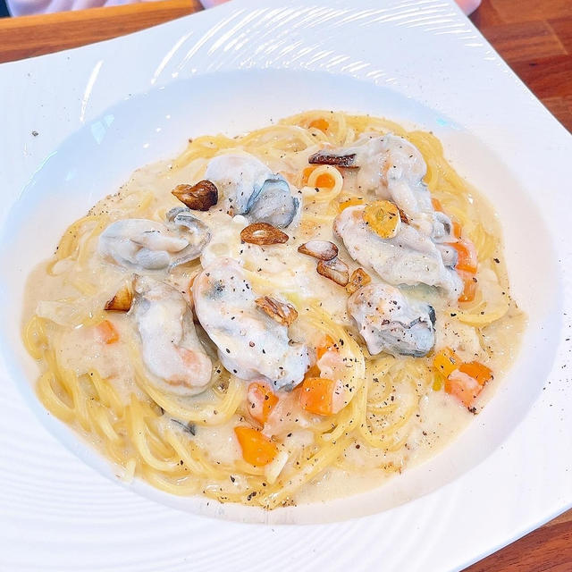 ランチは牡蠣のチャウダー→牡蠣のクリームパスタです！！