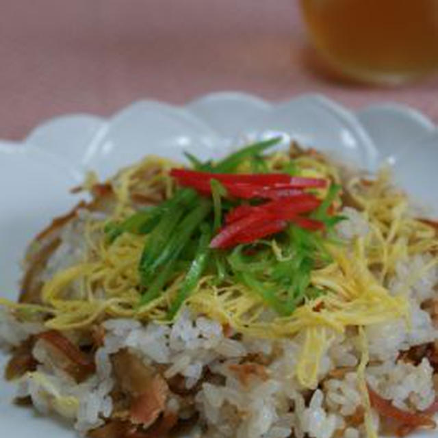 日曜のお昼ごはんの「鮭ごはん」とグラマシーニュヨークのあんみつと杏仁豆腐