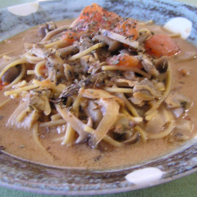 根菜とシメジとパスタの豆乳味噌スープ