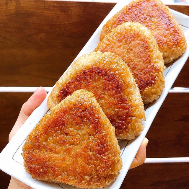 焼きおにぎりです〜！！