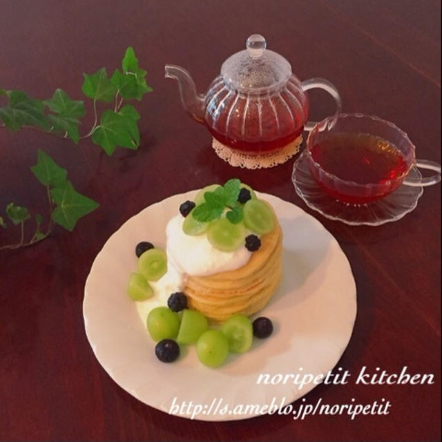 <おうちカフェ>HM&ヨーグルトde簡単ふわふわ♡マスカットたっぷりパンケーキ♡とビストロコラボ