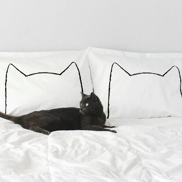 猫の枕カバー