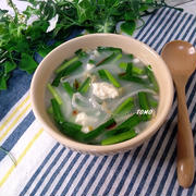 簡単スープ♪朝ご飯にも！ニラと崩し豆腐のオートミール中華スープ
