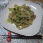 レタスと豚肉のオイスターソース焼きうどん