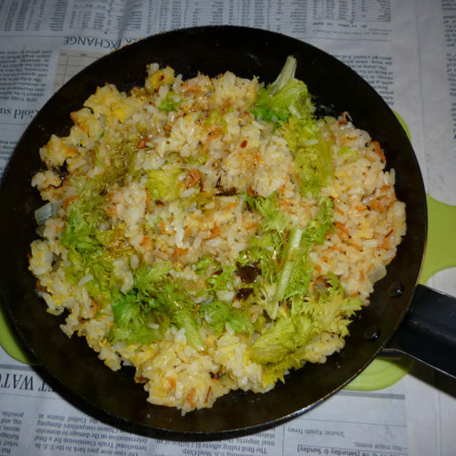 アミエビとわさび菜のパラパラ炒飯