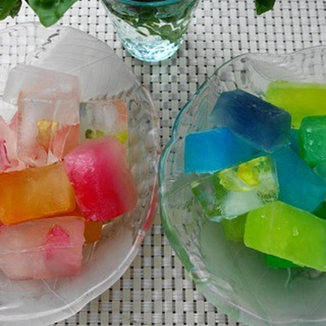 製氷皿で気軽に作る『カラフルな氷♪』