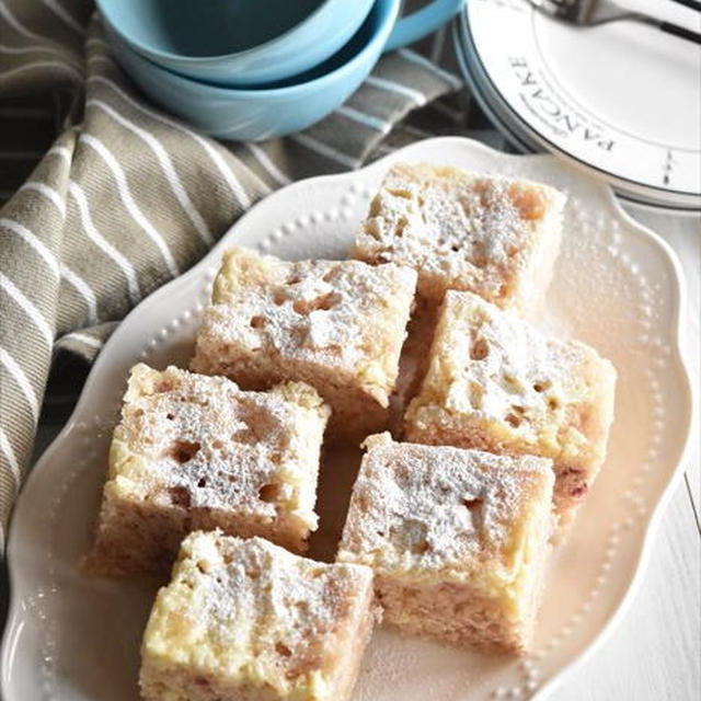 耐熱容器一つで♪ザクザクホワイトチョコのミルキーイチゴの蒸しケーキ