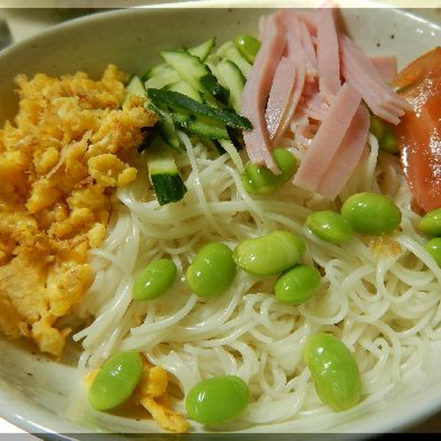 枝豆入りカラフルそうめんと…