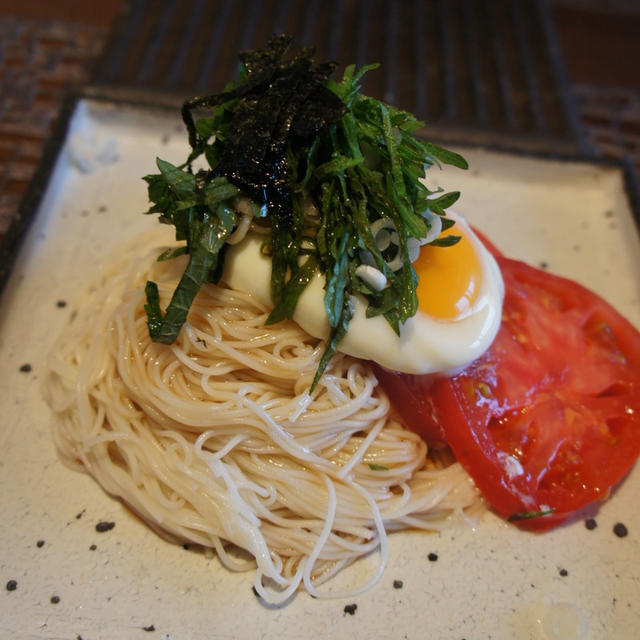 温玉素麺、スペアリブのポットロースト　レモンオリーブソース。食器のご紹介～奥田章さんの世界～