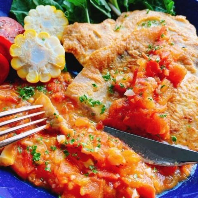 【トンカツの低糖質版】ポークピカタのトマトソース添え(動画レシピ)/Pork Piccata with Tomato Sauce.