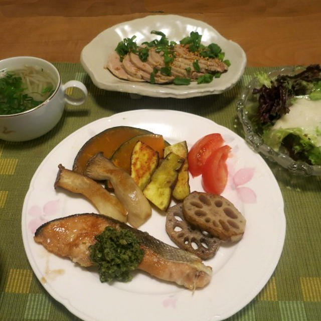 鮭のムニエル　と　塩豚などの晩ご飯