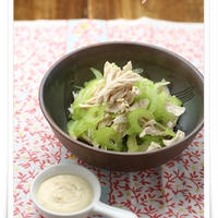 【スパイス大使レシピ】ささみとセロリの梅マヨネーズサラダ