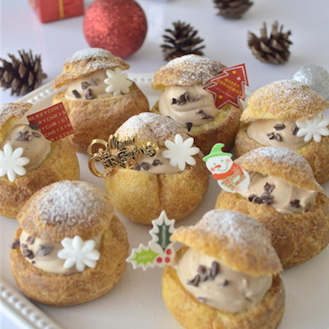 チョコクリームのシュークリーム