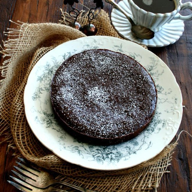 Rum Raisin Chocolate Cake ラムレーズンガトーショコラ