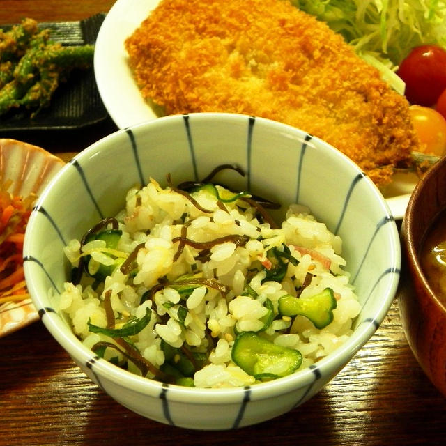 キュウリの即席漬と香味野菜のまぜごはん