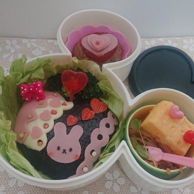 ホワイトデーデコハートおにぎり弁当〖デコ弁〗 #平日お昼ご飯はお弁当or外食
