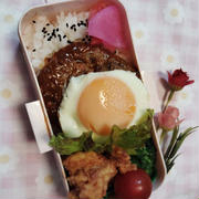 目玉焼きのせハンバーグ弁当【のっけ弁当】#平日のお昼ご飯は