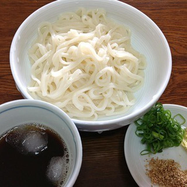 朝の麺は「ざるうどん」
