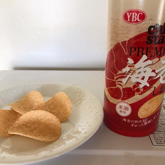 軽いしお味のエビのポテチ