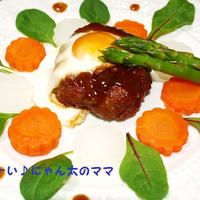 日本食研さんの「煮込んでおいしいハンバーグソース」てりやき味で＜お花畑で目玉んおやじがお昼寝みたいなハンバーグ♪＞