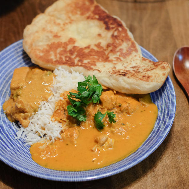 うちの定番インドカレー「チキンティッカマサラ」と、ふわふわ手作りナン