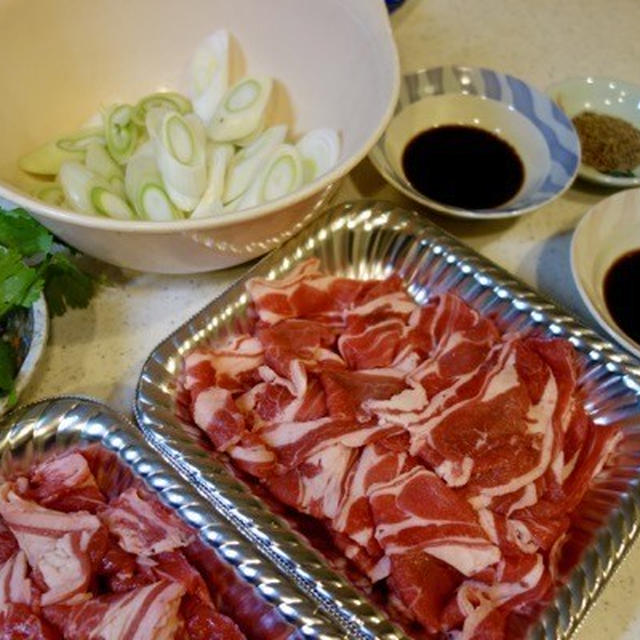 【簡単本格】ラム肉とネギの相性良好！孜然羊肉（ Cumin Lamb）中国新疆料理　クミン香るラム肉ネギの炒め　