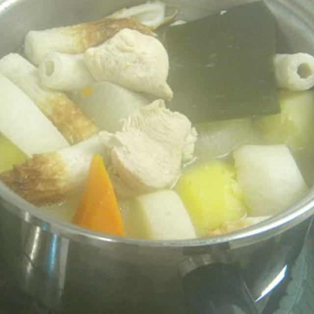 おでんのような大根と昆布メインの煮もの