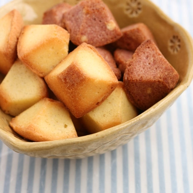 バニラといちごの小さな焼き菓子*