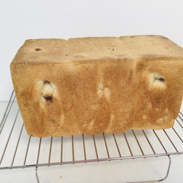 ライ麦レーズン角食パン