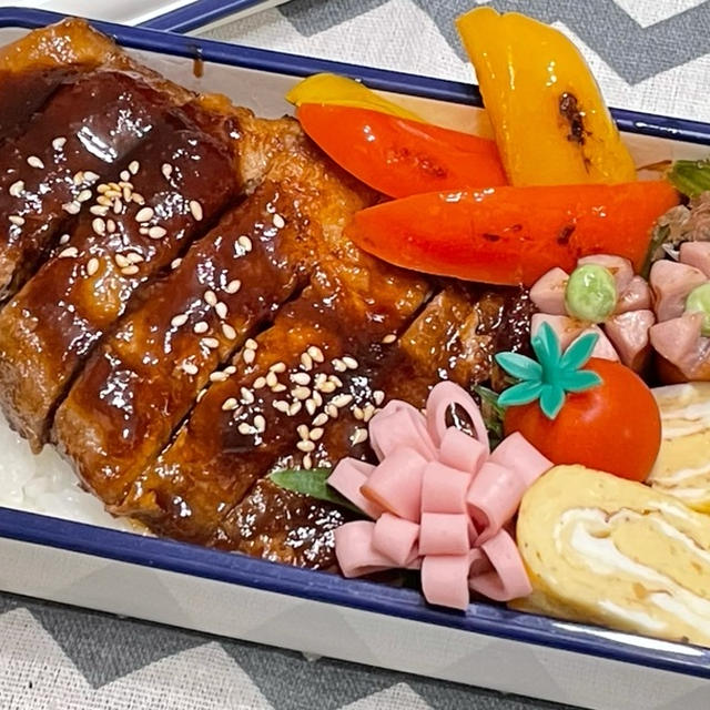 【お弁当】お弁当作り/bento/ドドーンとのっけ弁/トンテキ《アラフィフ旦那弁当》