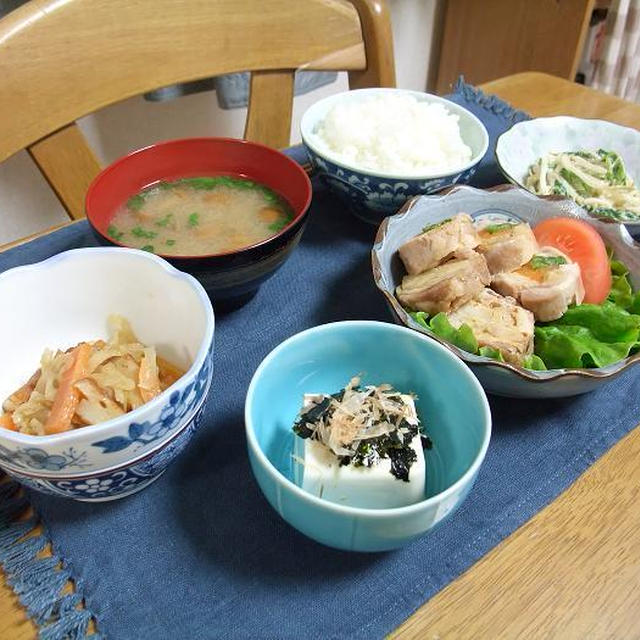 鶏もも肉の蒸し巻きとほうれん草ともやしのマヨ味噌あえでうちごはん（レシピ付）