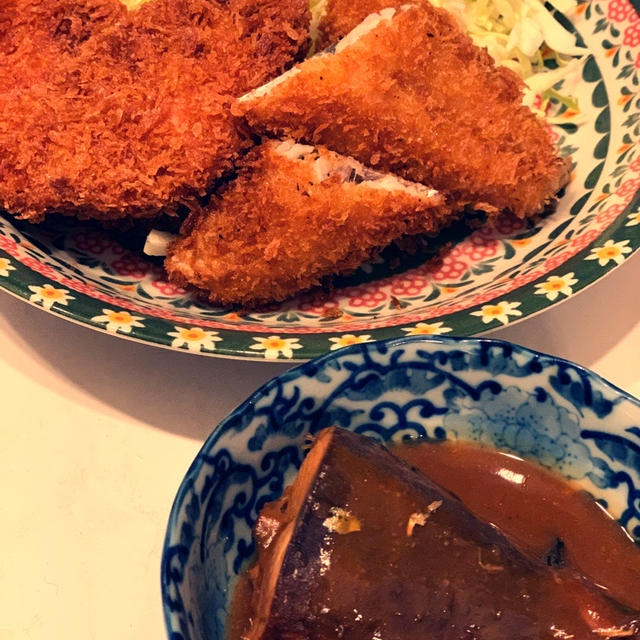 鯖味噌煮。アジフライ。