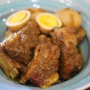 スペアリブの焼肉のたれ煮込み