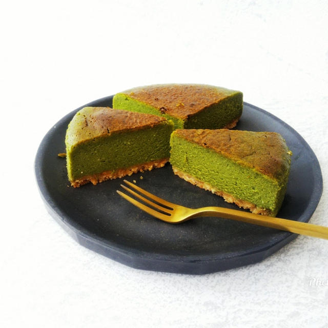 抹茶とホワイトチョコのチーズケーキ