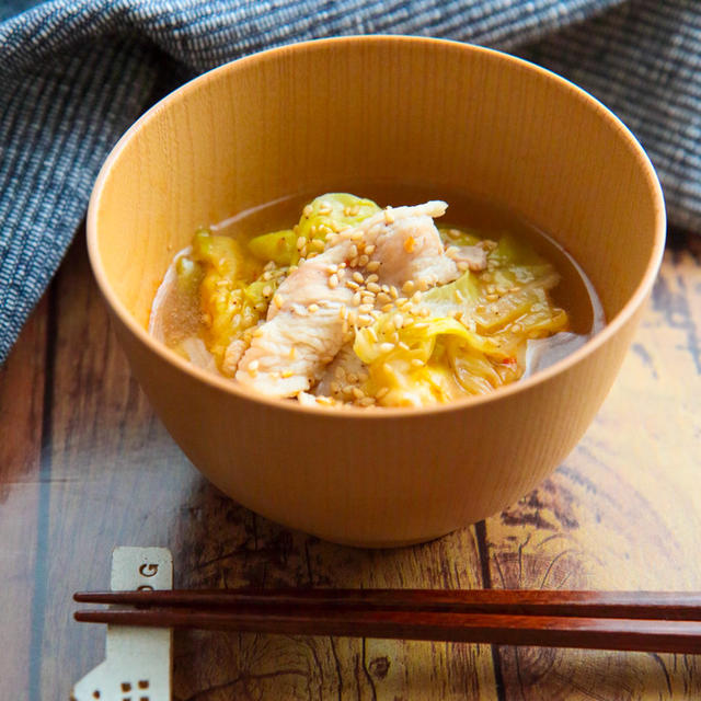 【レシピ】豚バラ肉とキャベツのちょい辛お味噌汁