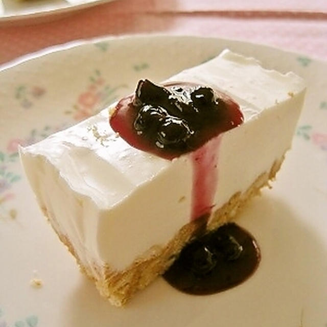 水切りヨーグルトでレアチーズケーキ