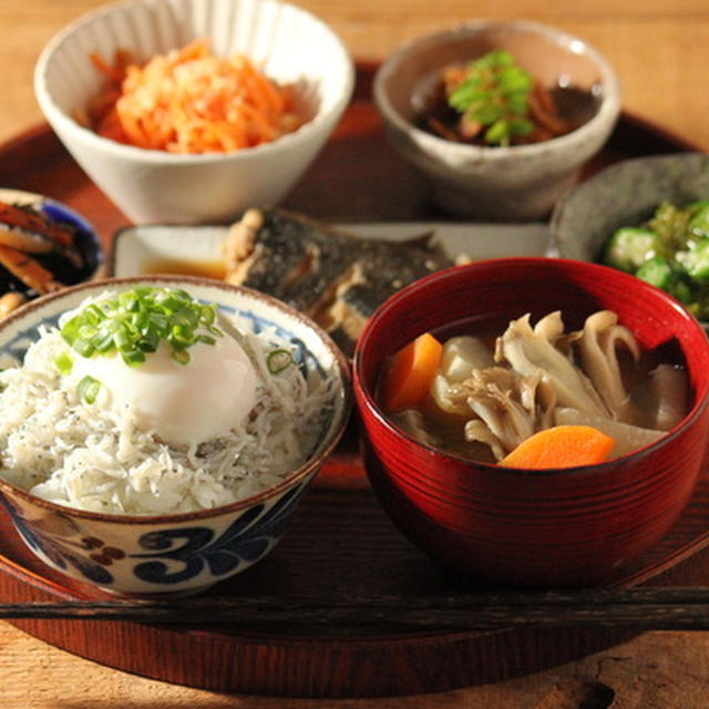 瞬間的にできるのっけるだけしらす丼献立