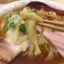 【都立家政】食堂七彩　化学調味料不使用喜多方らーめん　手打ち麺は大盛・中盛・並盛同一料金