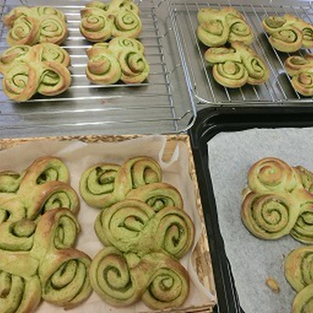 四つ葉のクローバー作り！！