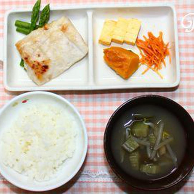 【幼児食】8/23焼き肉丼＆うなチラシ