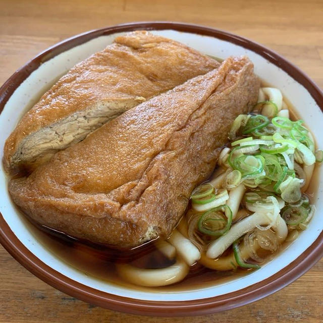 豊栄道の駅で朝ごはん。ジャンボ狐うどん、カツ丼。