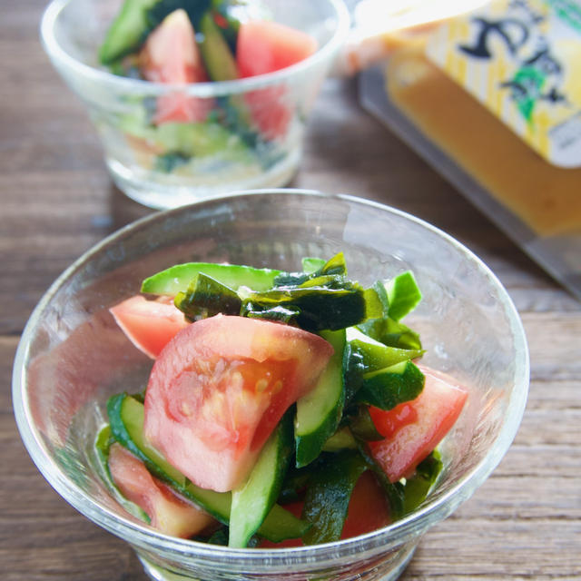 トマトとわかめの柚子味噌ドレッシングサラダ＊子どもと食べる夏のおかず