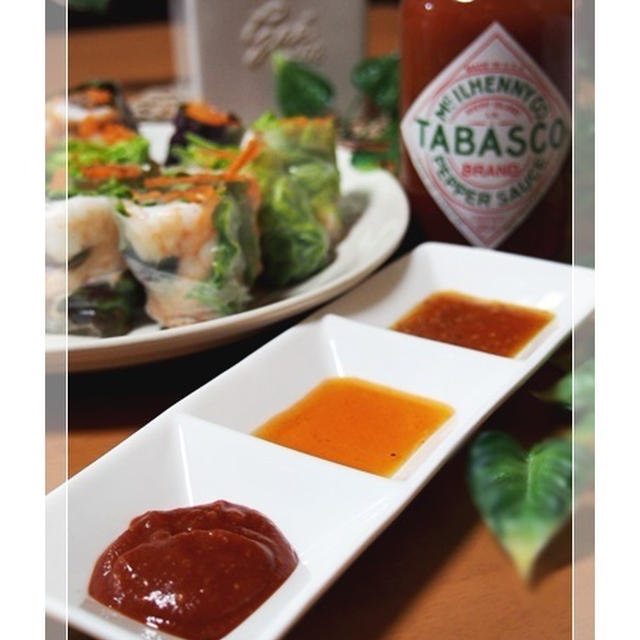 ２種類のタバスコソースで食べる生春巻き。