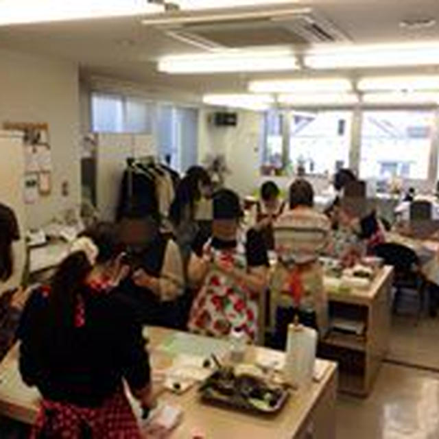 講習の様子&親子で楽しめるキャラ弁講習♪
